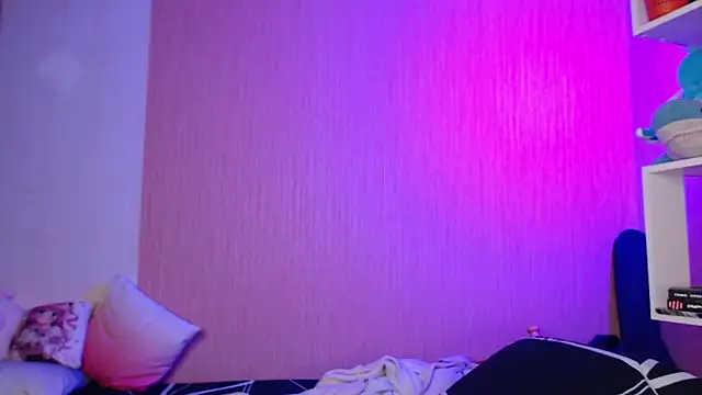 ur kitty   online show from September 22, 2025, 1:28 pm