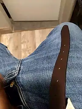 A man in public online show from October 3, 2025, 7:59 pm