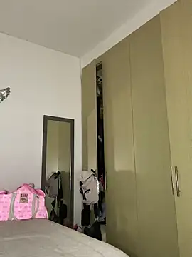 dakota le online show from February 19, 2025, 1:51 am