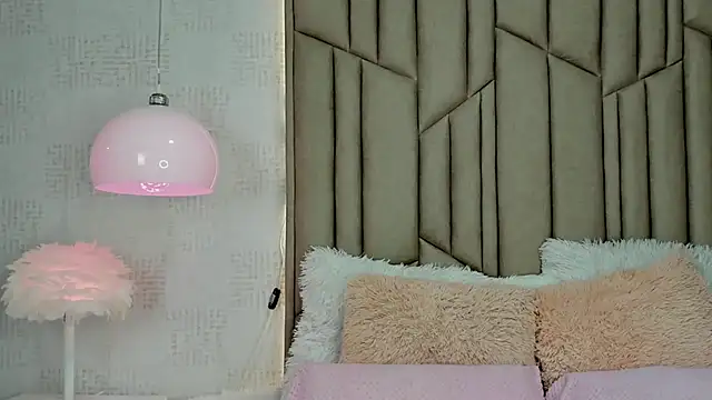 AudreyElla online show from March 4, 2026, 6:10 am