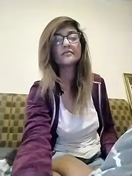 karmicQueen669 online show from April 14, 2026, 3:50 pm