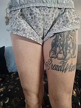 Genevieve143 online show from October 16, 2025, 8:50 pm