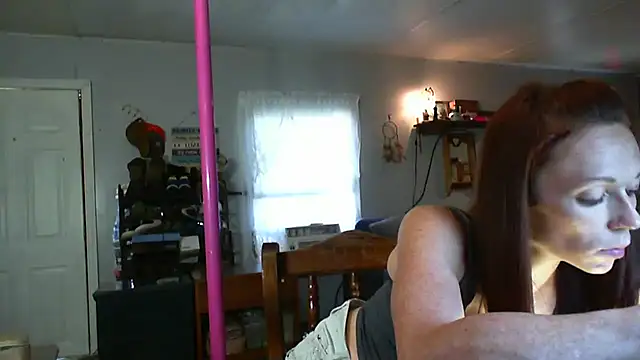 Genevieve143 online show from September 25, 2025, 10:38 pm