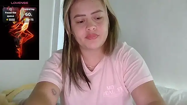 saramartinez1000 online show from March 7, 2025, 12:01 pm