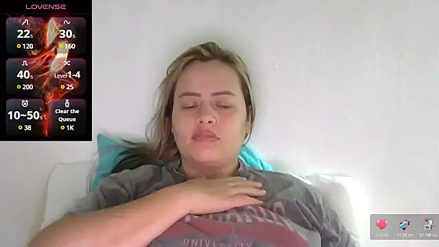 saramartinez1000 online show from February 10, 2025, 3:32 pm