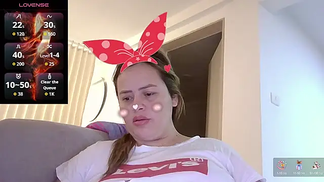 saramartinez1000 online show from September 10, 2025, 2:05 pm