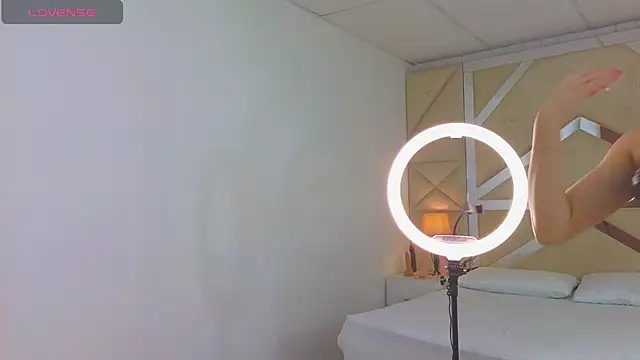 Snapshot of Tiphani_walker_ chatting on November 13, 2025, 5:28 pm Tiphani walker online show from November 13, 2025, 5:28 pm