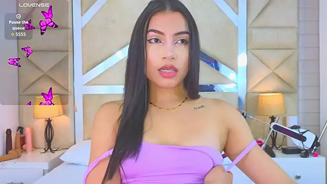 Snapshot of Tiphani_walker_ chatting on September 14, 2025, 11:27 pm Tiphani walker online show from September 14, 2025, 11:27 pm