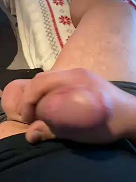 Sebastian24589 online show from December 19, 2025, 11:56 am