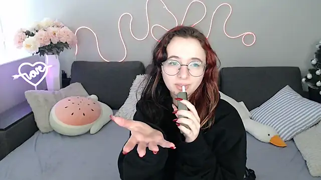 Snapshot of Mini_Diva chatting on February 24, 2026, 9:10 am Mini Diva online show from February 24, 2026, 9:10 am