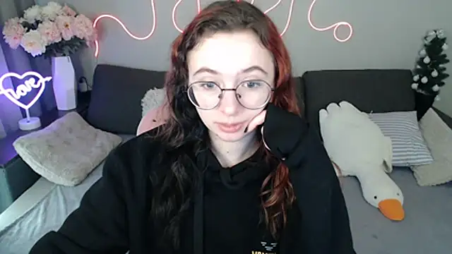 Mini Diva online show from March 31, 2026, 8:49 am