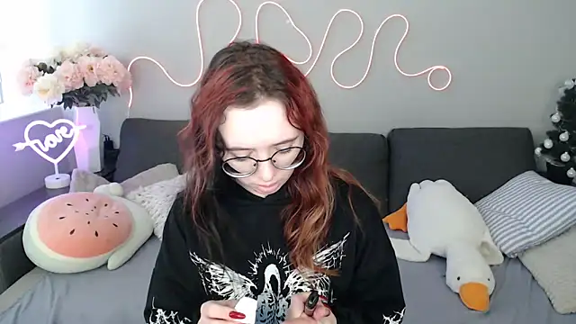 Snapshot of Mini_Diva chatting on February 20, 2026, 9:11 am Mini Diva online show from February 20, 2026, 9:11 am