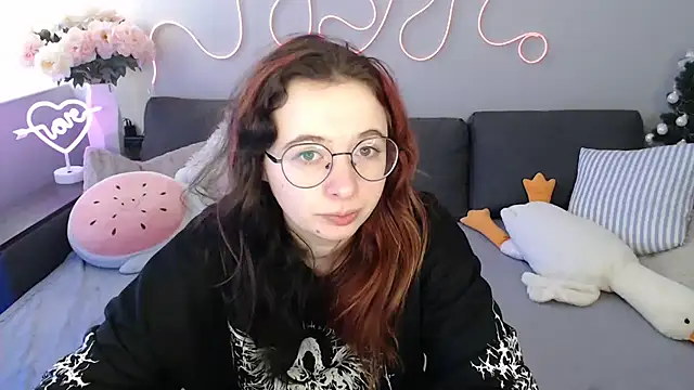 Snapshot of Mini_Diva chatting on February 16, 2026, 9:08 am Mini Diva online show from February 16, 2026, 9:08 am