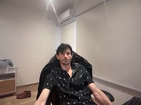 nicolaaaaas online show from September 18, 2025, 6:11 pm