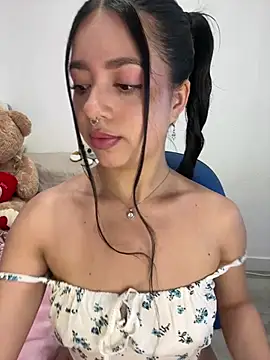 AliceJovovich online show from January 28, 2025, 5:46 pm