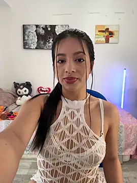 AliceJovovich online show from November 13, 2025, 8:40 am