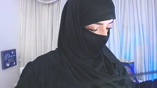 Uzra hayed online show from September 30, 2025, 7:53 pm