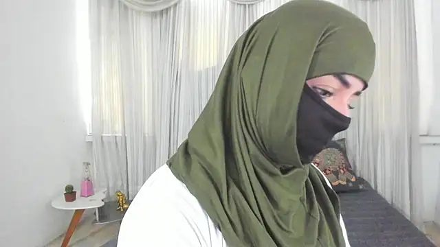 Snapshot of Uzra_hayed chatting on June 6, 2026, 3:28 pm Uzra hayed online show from June 6, 2026, 3:28 pm