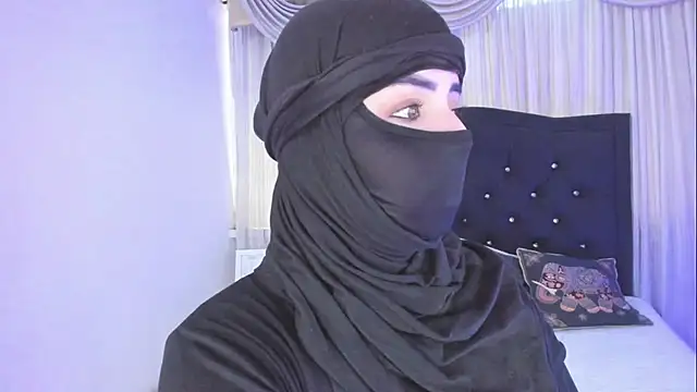 Uzra hayed online show from February 17, 2026, 5:43 pm