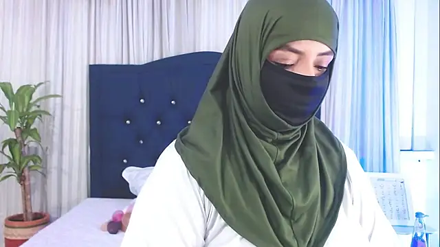 Uzra hayed online show from March 20, 2025, 7:25 pm