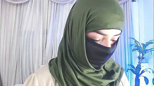 Uzra hayed online show from September 29, 2025, 7:52 pm