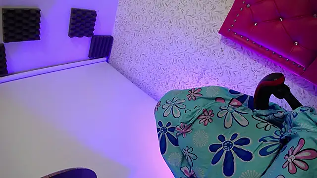 luly pink online show from January 8, 2026, 4:07 am