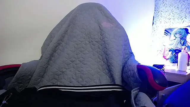 luly pink online show from November 12, 2025, 3:32 am