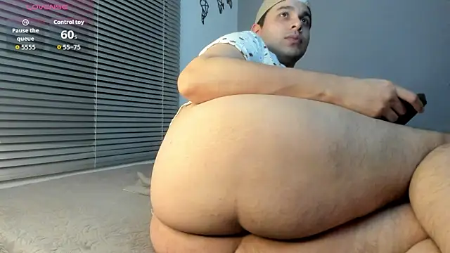 Latin boy surprisee online show from November 8, 2025, 12:58 am