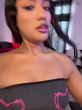 VictoireFeller online show from February 4, 2026, 10:27 pm