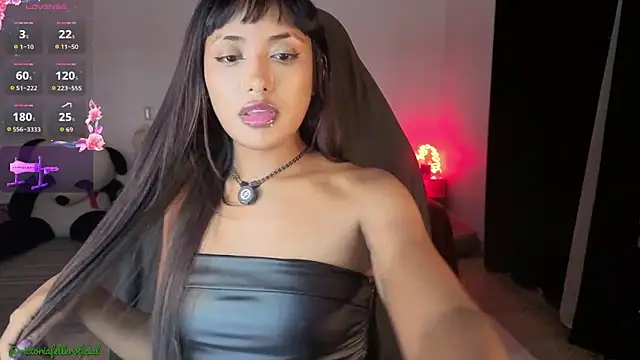 VictoireFeller online show from March 23, 2026, 2:11 am