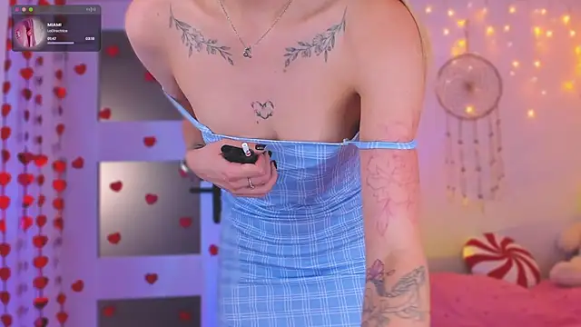 Kamila icee online show from February 15, 2025, 7:39 pm