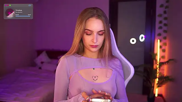 Kamila icee online show from October 2, 2025, 6:44 pm