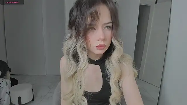 KellyBarton online show from December 17, 2024, 6:20 pm