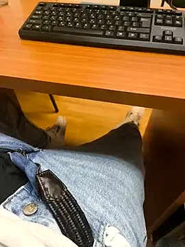 onbifeet online show from March 11, 2025, 5:46 pm