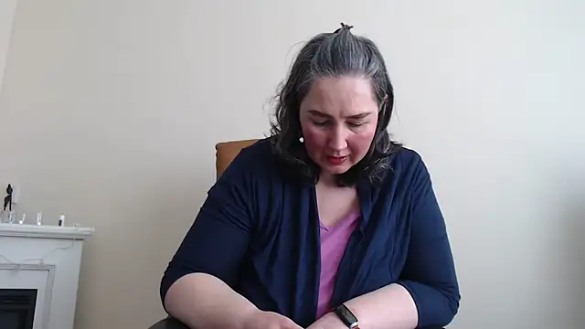 Snapshot of MilfGina chatting on March 18, 2025, 1:12 pm MilfGina online show from March 18, 2025, 1:12 pm