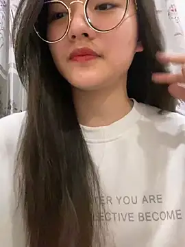 Krixxi22 online show from March 3, 2025, 3:11 pm