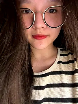 Krixxi22 online show from November 1, 2025, 2:11 pm