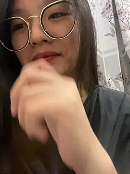 Krixxi22 online show from February 21, 2025, 3:43 pm