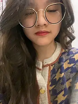 Krixxi22 online show from February 22, 2025, 3:36 pm