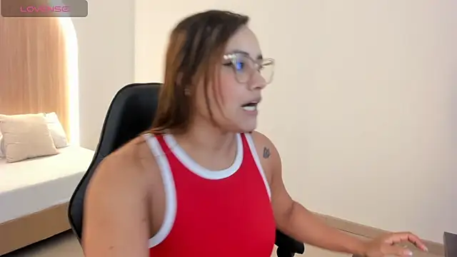 zoe danae  online show from April 6, 2026, 12:17 pm