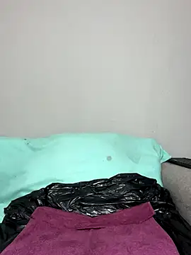 MimiCurves online show from September 25, 2025, 9:48 am