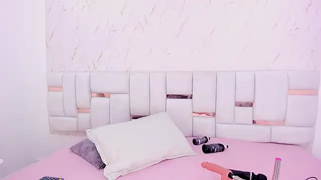 Snapshot of Daliana_Beck chatting on February 21, 2026, 12:18 pm Daliana Beck online show from February 21, 2026, 12:18 pm