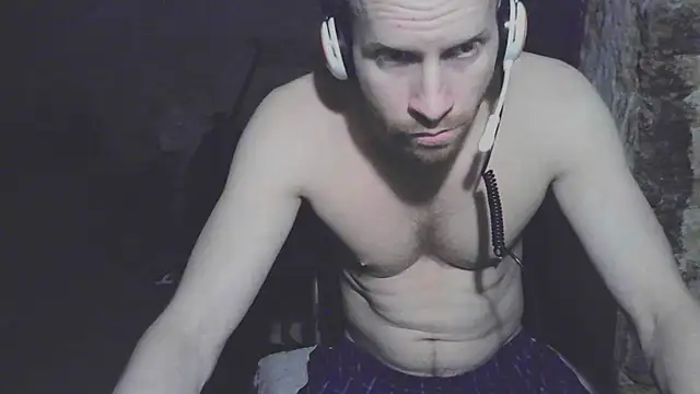 Snapshot of GoodSeksLove chatting on March 9, 2025, 4:11 pm GoodSeksLove online show from March 9, 2025, 4:11 pm