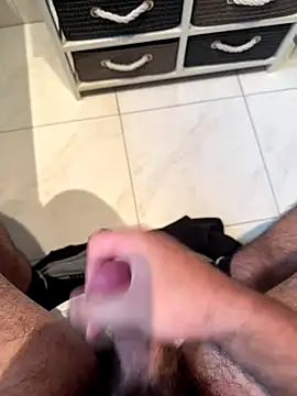 Deralboaus01 online show from September 17, 2025, 9:33 am