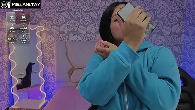 Mellani tay online show from September 18, 2025, 3:20 am