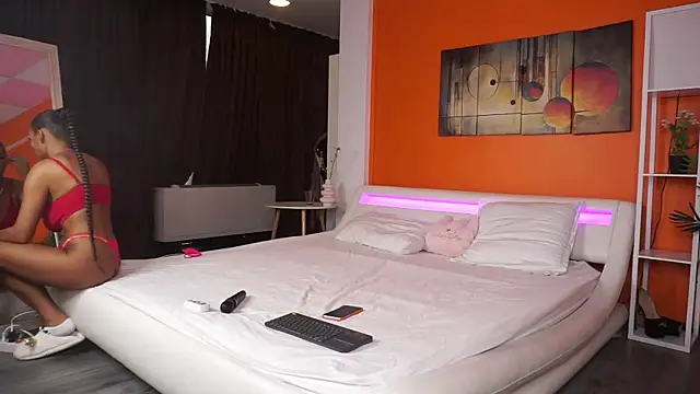 Snapshot of LovingBlondie chatting on February 13, 2026, 6:46 am LovingBlondie online show from February 13, 2026, 6:46 am