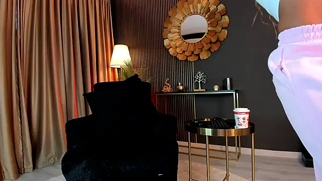 LovingBlondie online show from March 25, 2026, 4:23 am