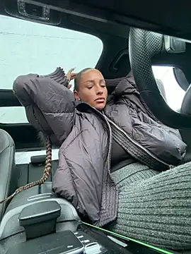 Snapshot of LovingBlondie chatting on February 11, 2026, 6:13 am LovingBlondie online show from February 11, 2026, 6:13 am