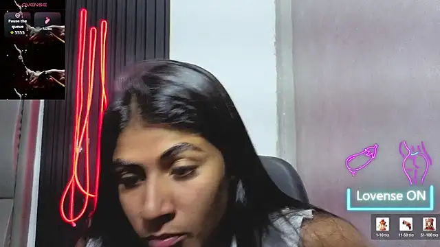 Snapshot of Rubi_boobs_ chatting on May 31, 2026, 12:27 am Rubi boobs online show from May 31, 2026, 12:27 am