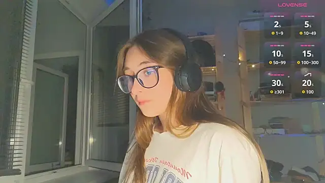 monlight  dana online show from September 12, 2025, 7:02 pm